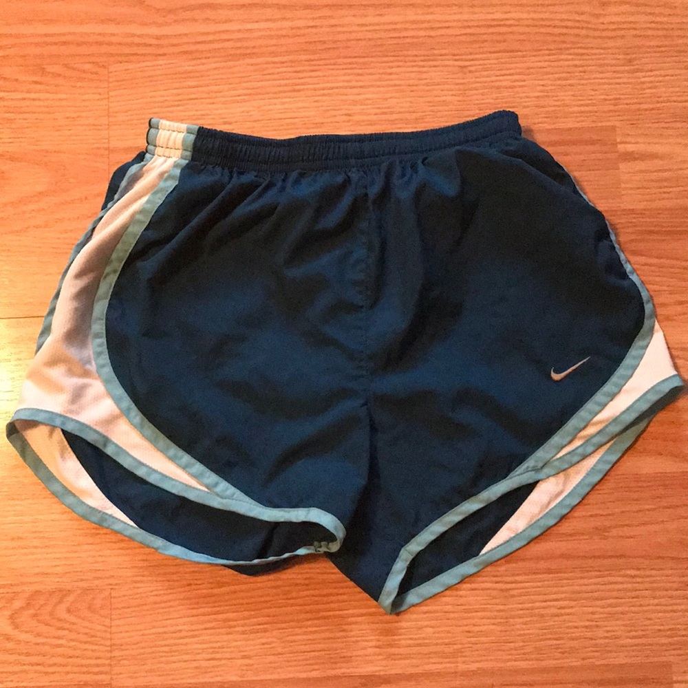 END OF SUMMER SALE! Women’s Nike Shorts- XS